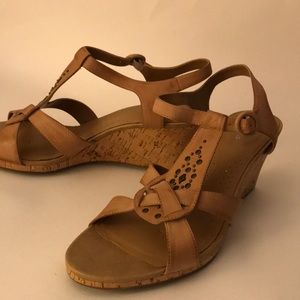 Clarks Wedge Leather Sandals Wedges Beige Size 11